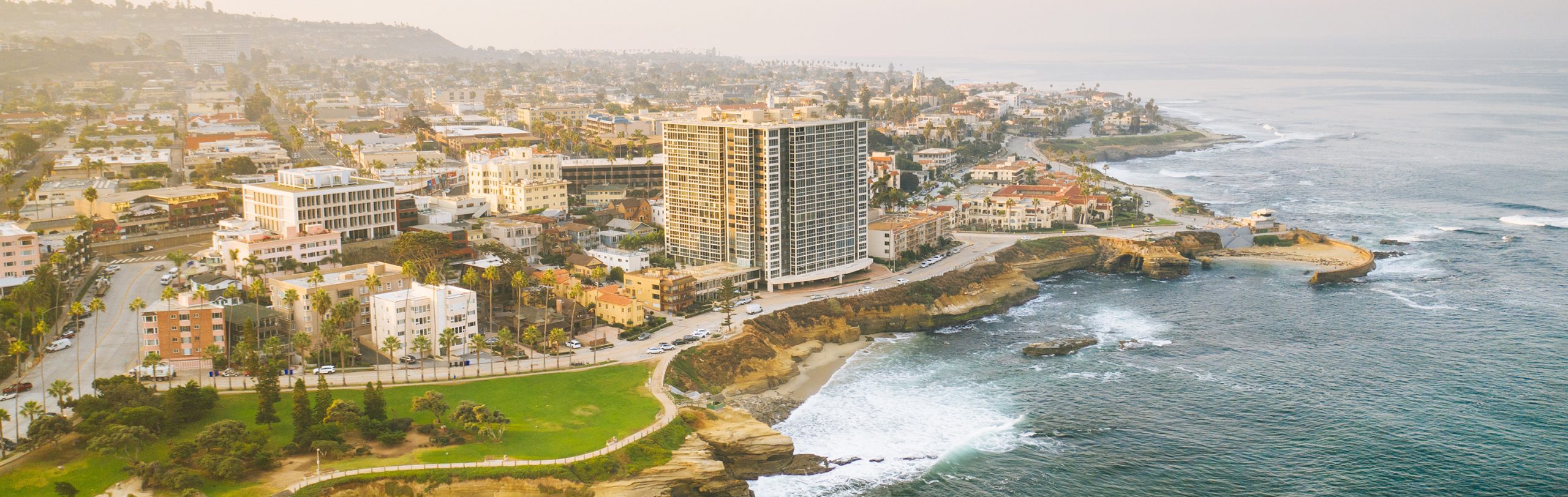 Pantai Inn La Jolla Aerial View